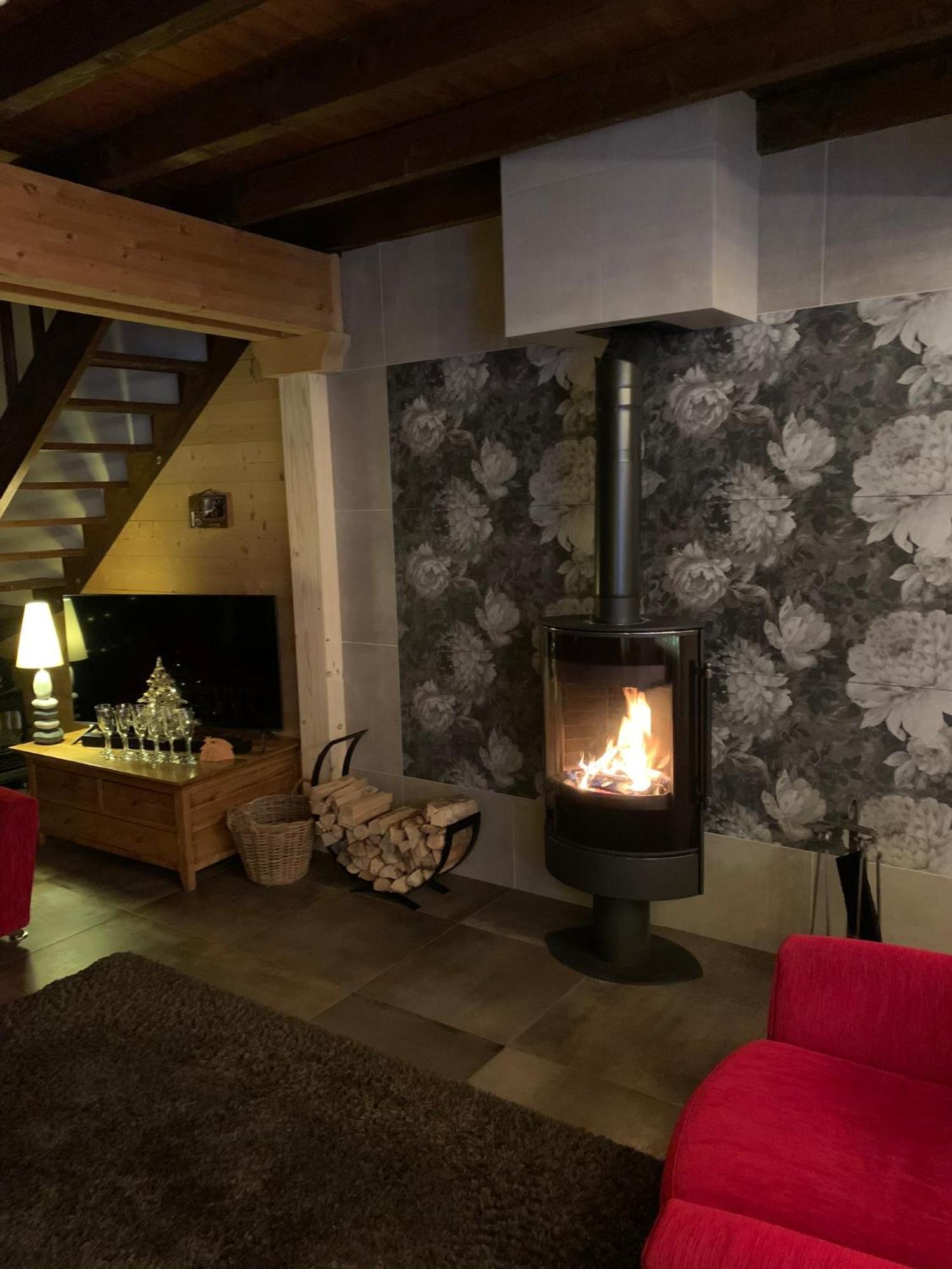 Spacious Ski Chalet In Traditional French Village, Sleeps 8, Four Star With Fibre Broadband Abondance Exterior foto